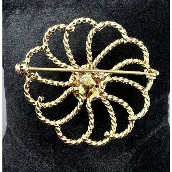 Vintage Jewelry Gold Tone Round Twist Flower Rose Faux Pear Rose Brooch Pin - Picture 2 of 6
